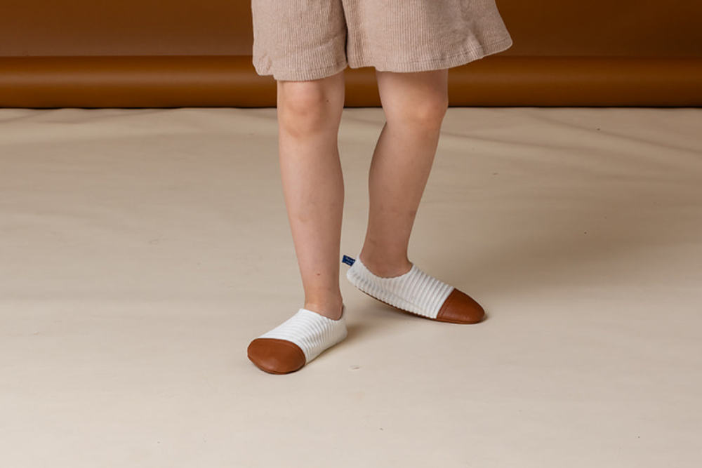 Les Pas Petits : Chaussons fourrés velours ivoire