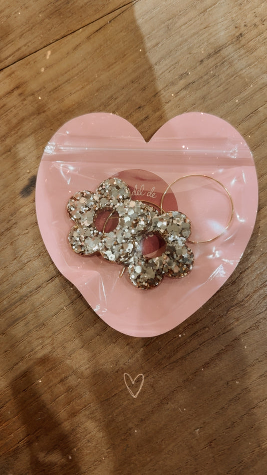 Boucle d'oreille grande créole fleur