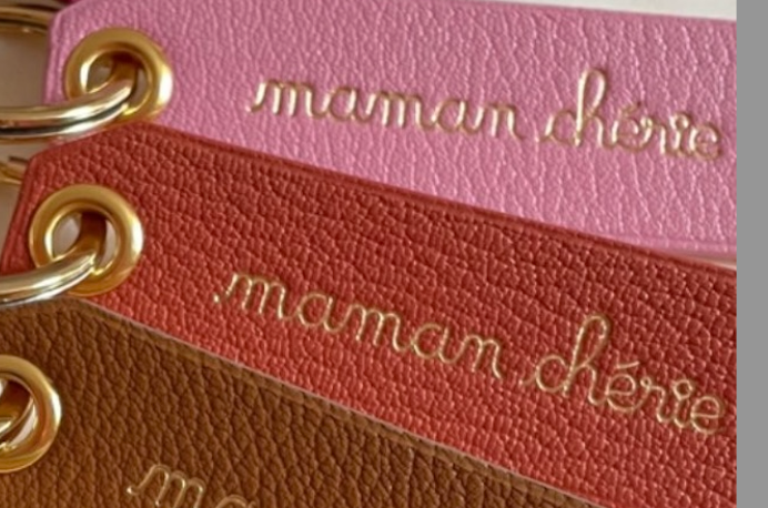 Porte clés en cuir "MAMAN CHERIE"