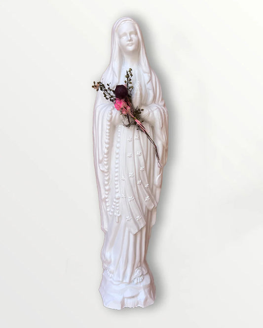 Vierge fleurie dans les mains 17 cm