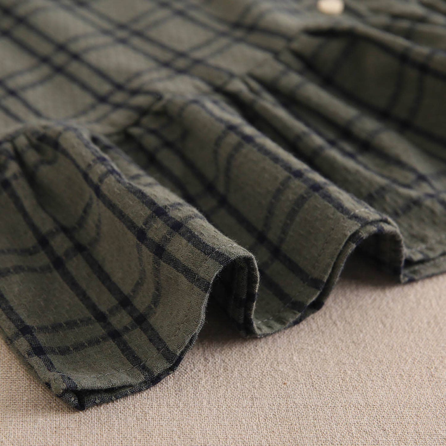 Robe à carreaux vert olive et bleu avec col Peter Pan
