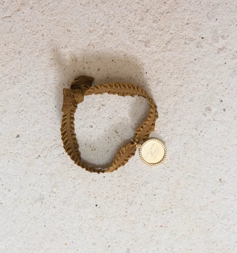 Médaille dentelle noisette "Maman"