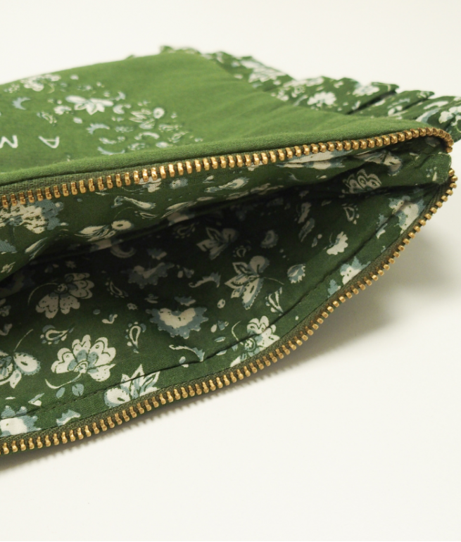 POCHETTE À VOLANTS - AMOUR KHAKI