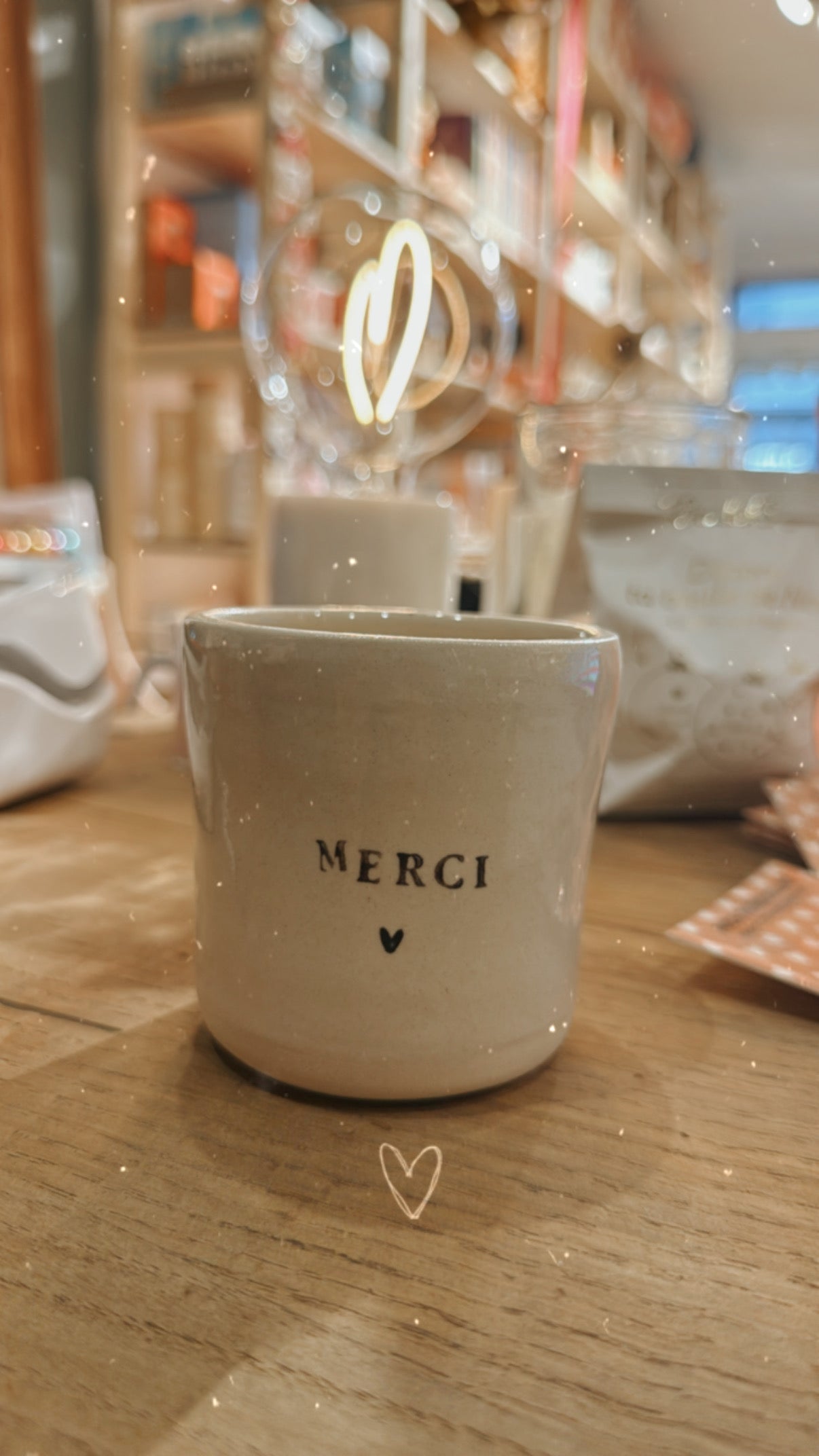 Tasse moyenne MERCI  à message en grès