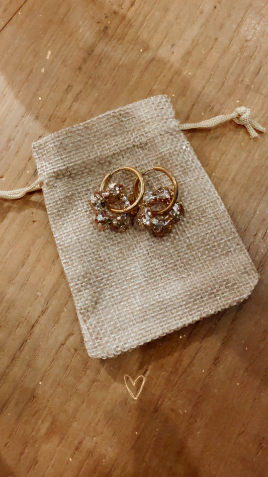 Boucle d'oreille petite créole fleur à paillettes doré