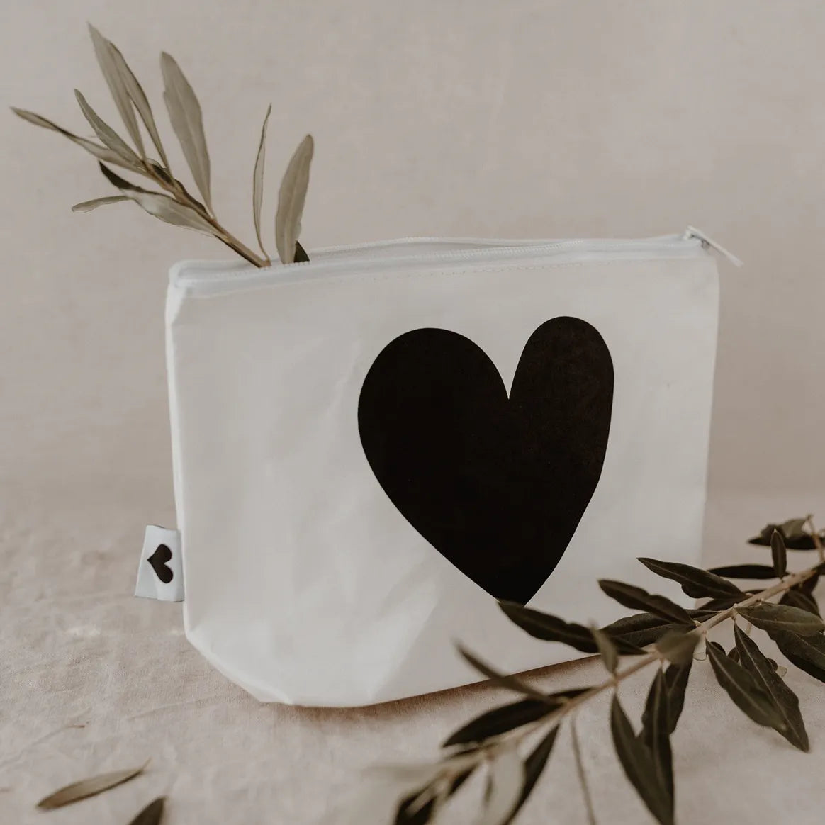 Pochette coeur blanc