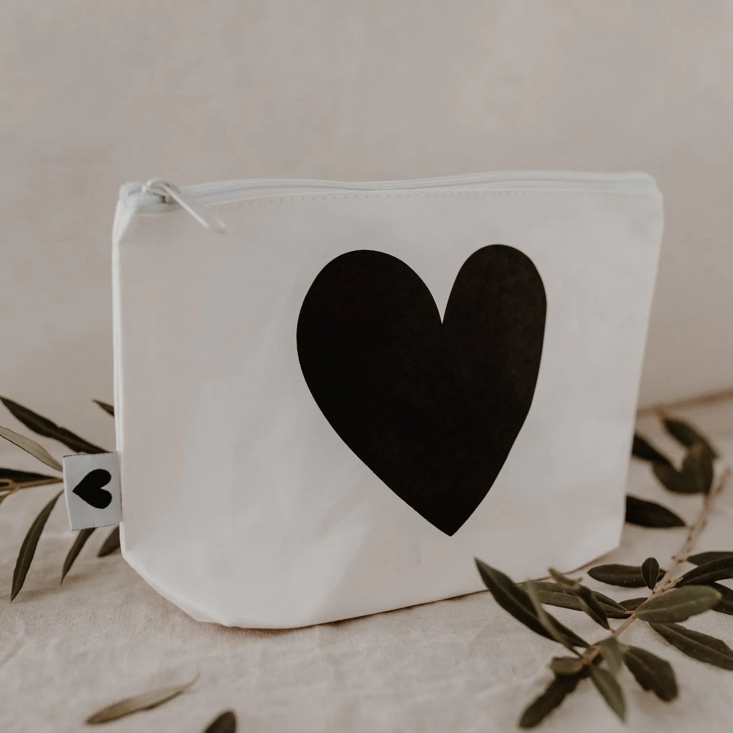 Pochette coeur blanc