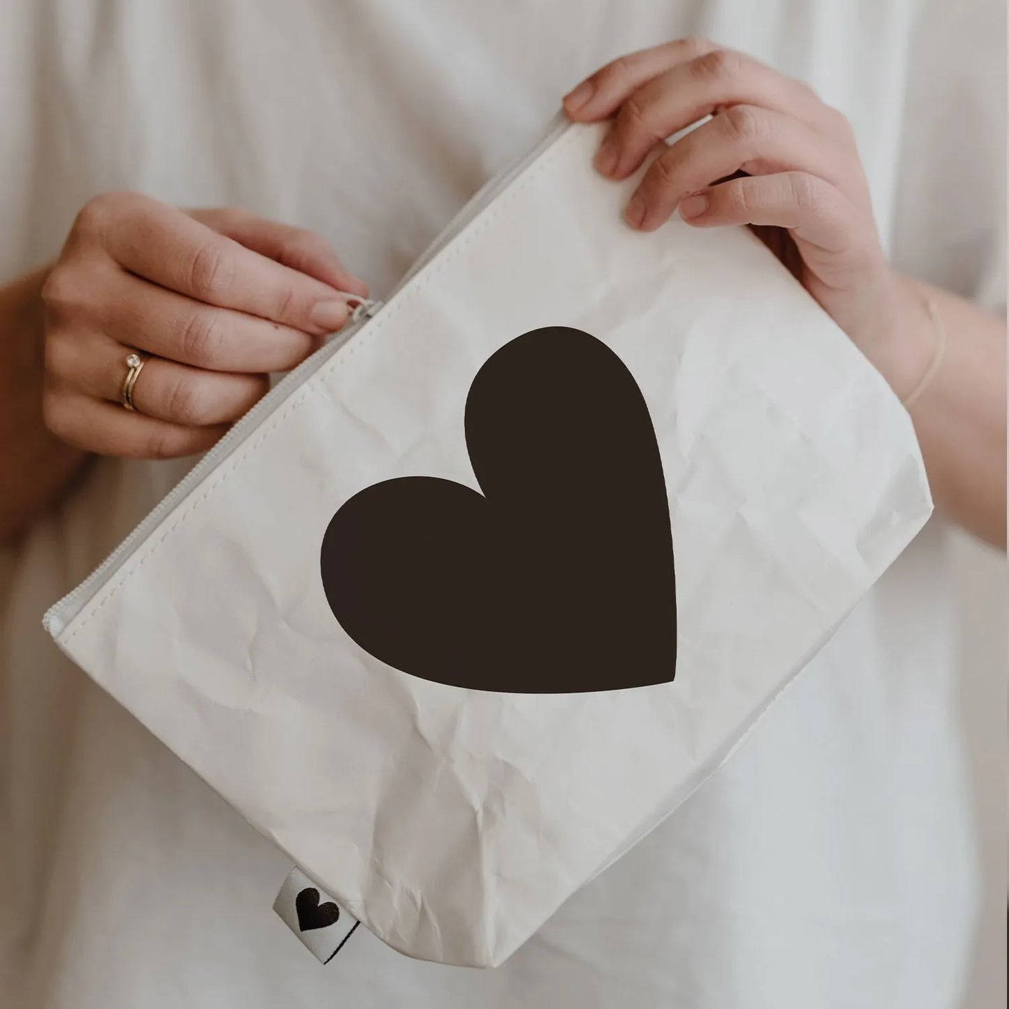 Pochette coeur blanc