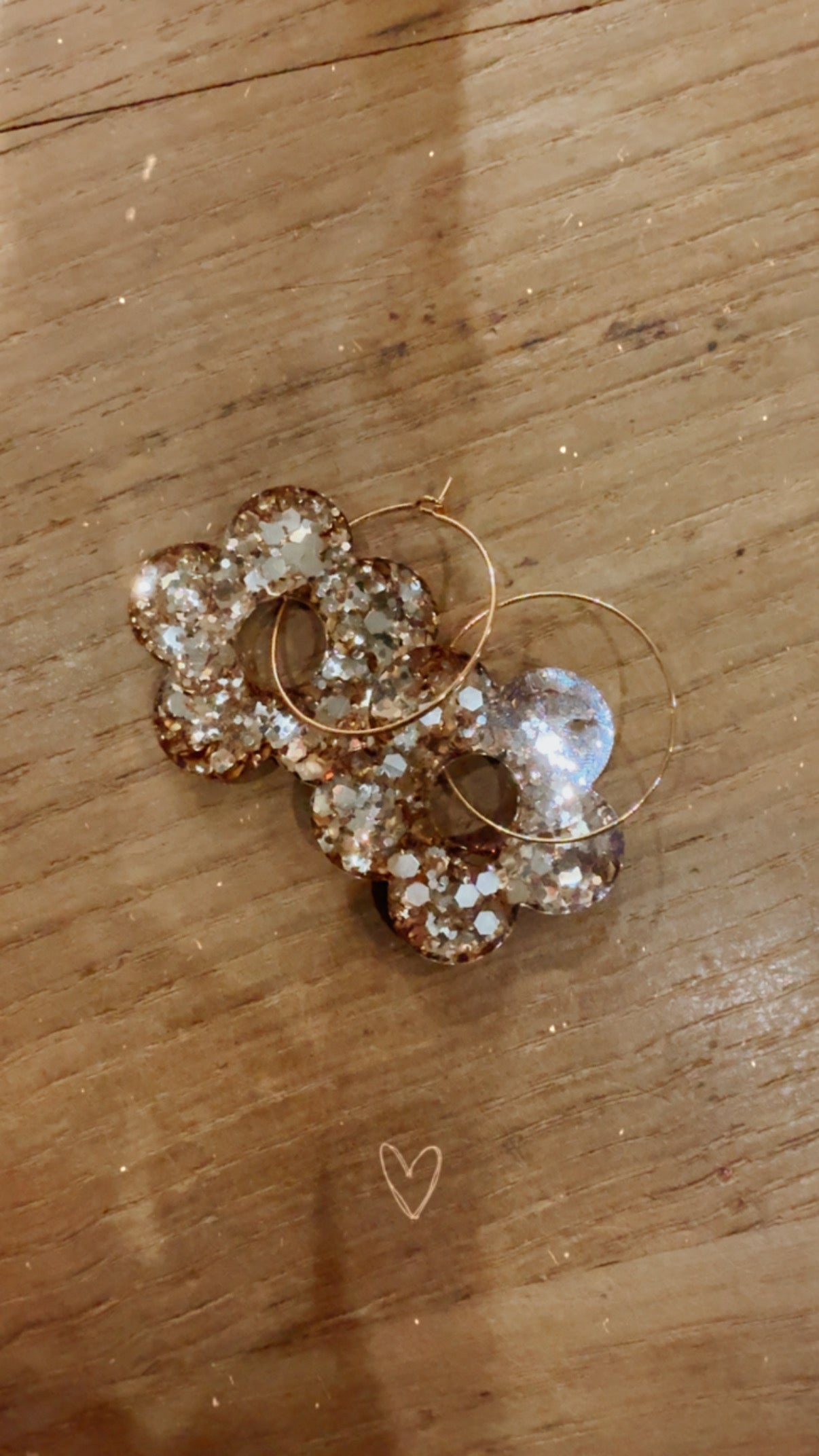 Boucle d'oreille grande créole fleur