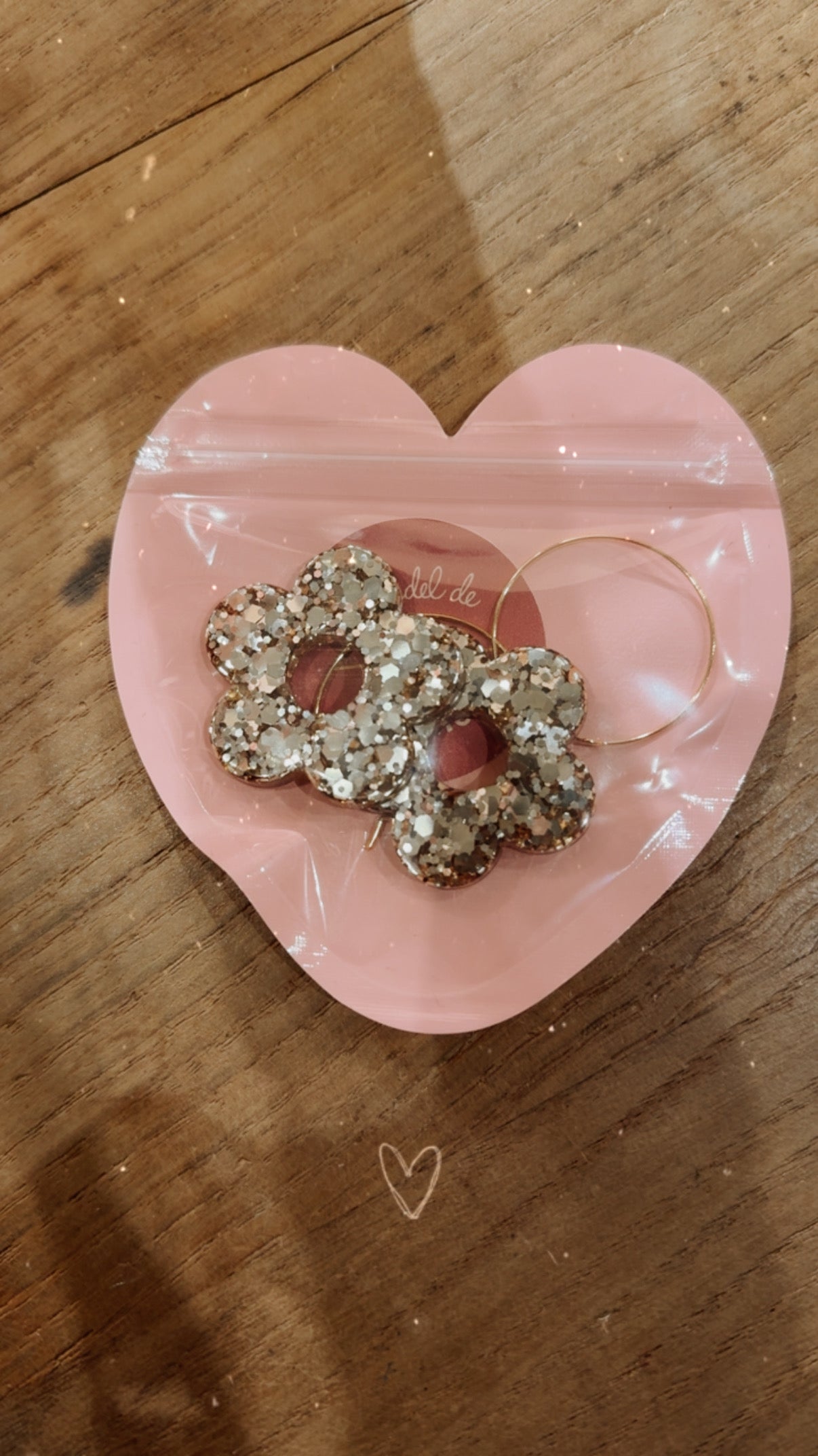 Boucle d'oreille grande créole fleur