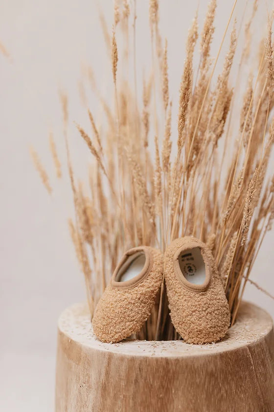 Chaussons en moumoute Beige