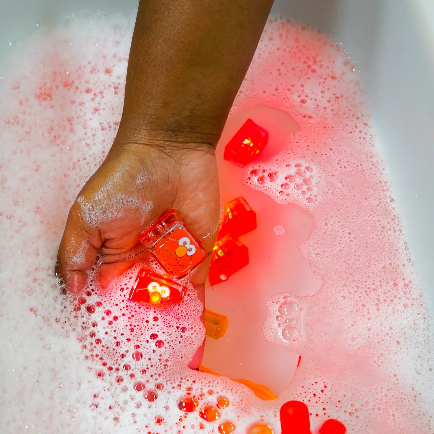 Cubes lumineux pour le bain rouge