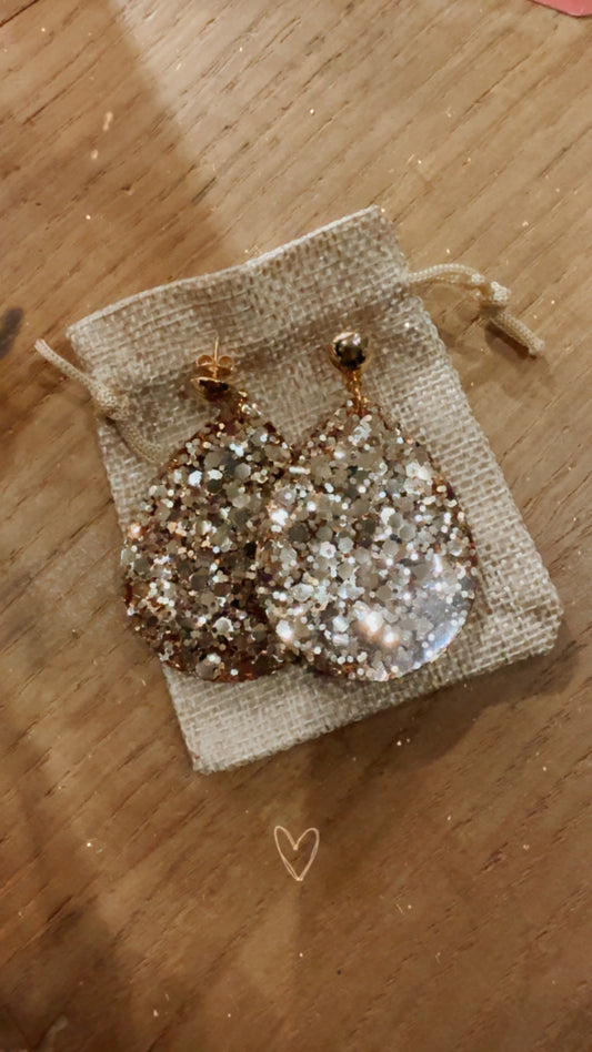 Boucle grande goutte à paillettes