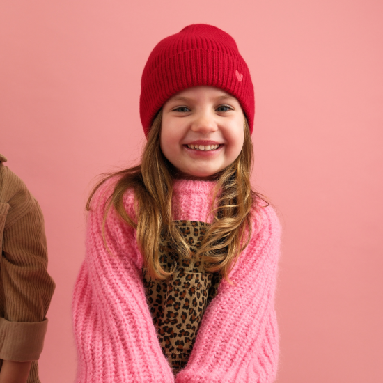 Bonnet bordeaux en laine avec 🖤