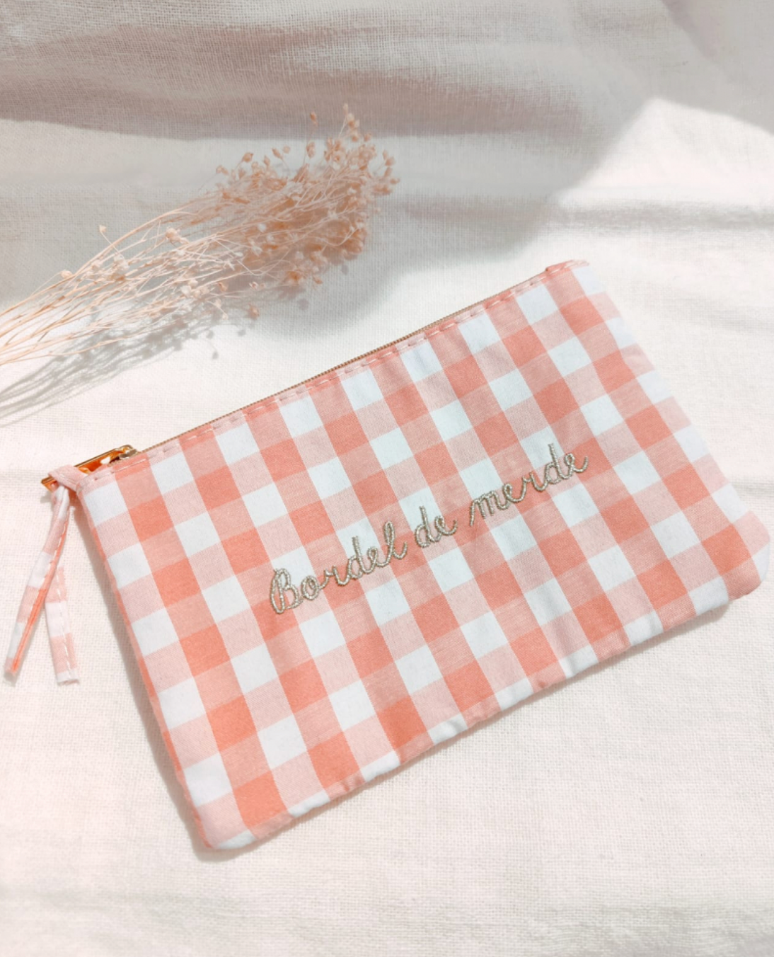 Pochette vichy brodée Bordel de merde rose