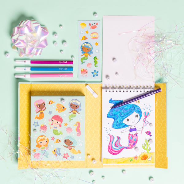 Set de coloriage carnet, feutres et autocollants