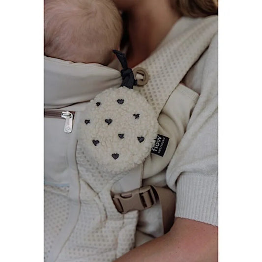 Boîtier Bruit blanc portable brodé coeurs