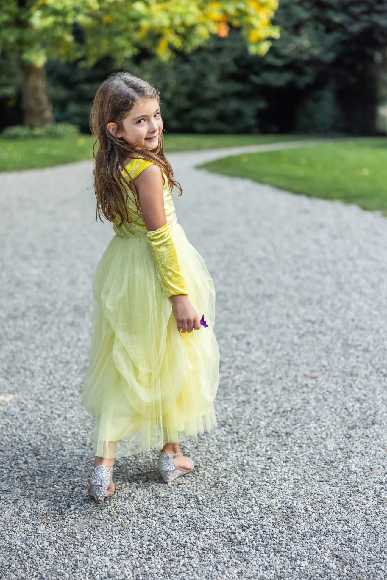 Déguisement robe de Princesse jaune veloutée avec mitaines