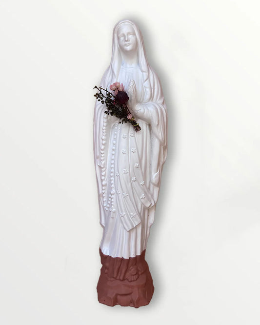 Vierge fleurie dans les mains 17 cm