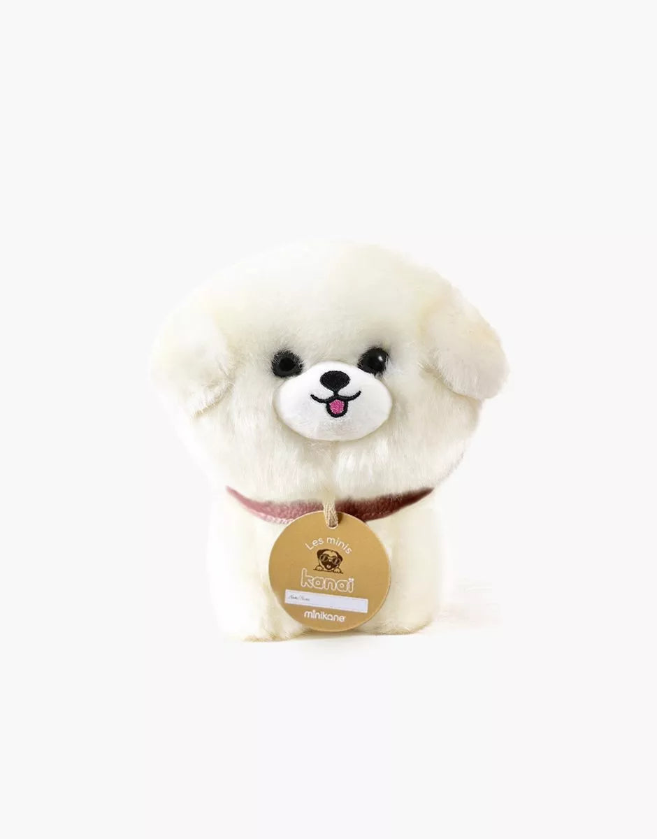 Tama, chien en peluche de 18cm avec collier et son panier en fausse fourrure rose