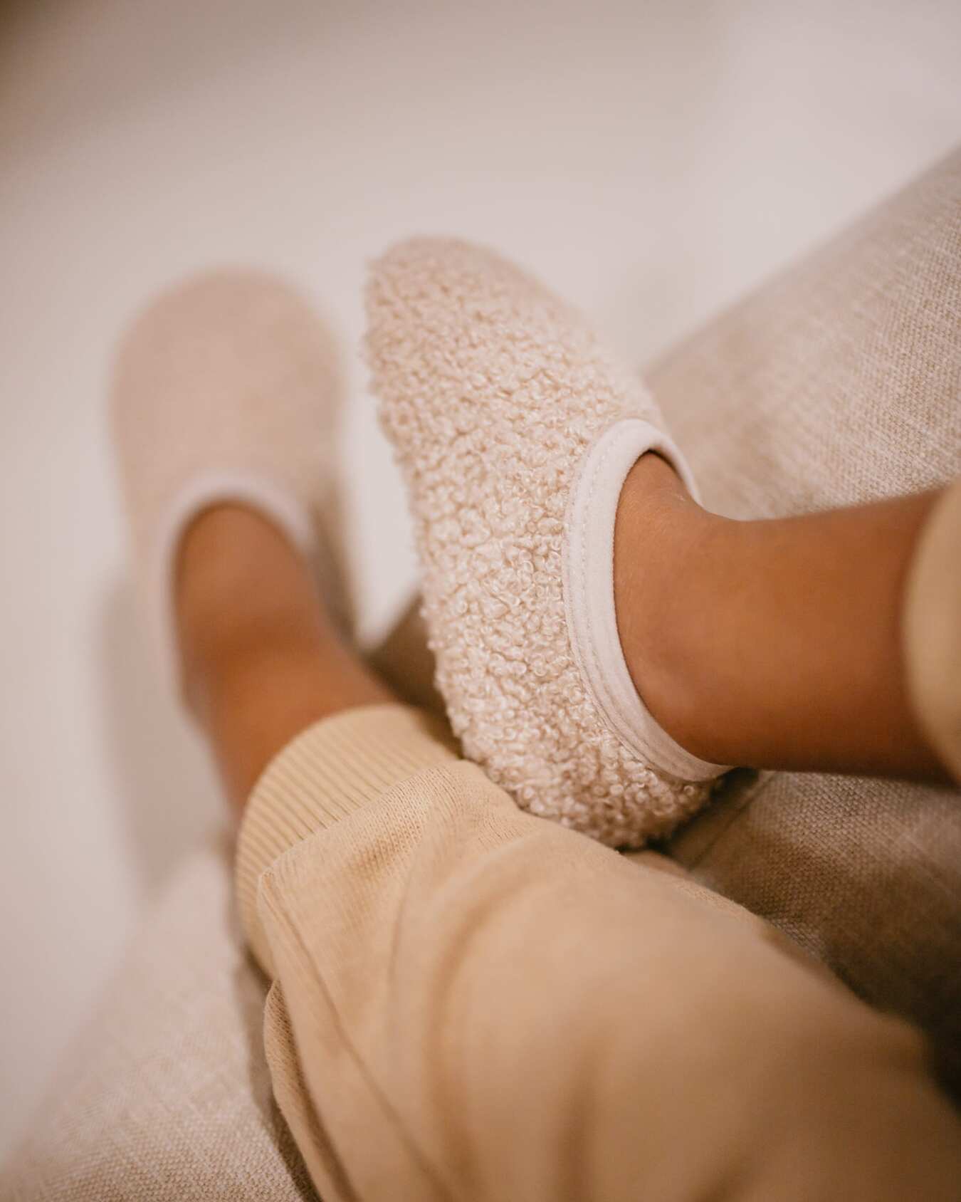 Chaussons en moumoute Beige