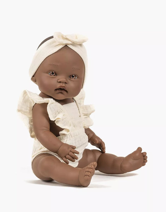 Betty, poupée Cutis 36cm et sa barboteuse Lou en gaze de coton écru avec headband