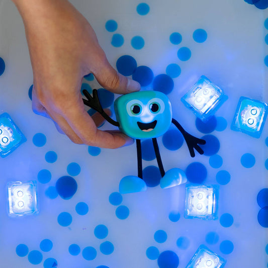 Personnage + cubes lumineux bleu