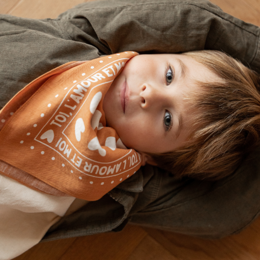 Petit Foulard coeur Toi l'Amour marron/blanc