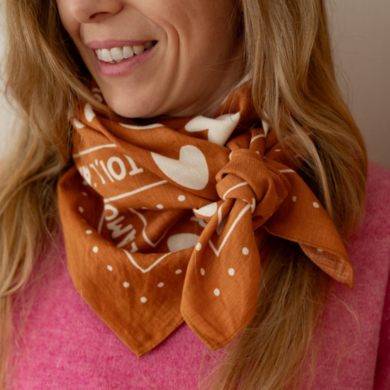 Grand Foulard coeur Toi l'Amour marron/blanc