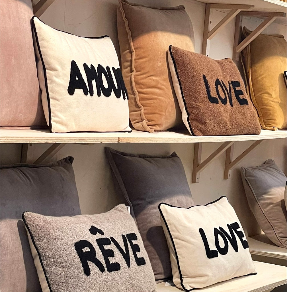 Coussin en toile naturelle AMOUR