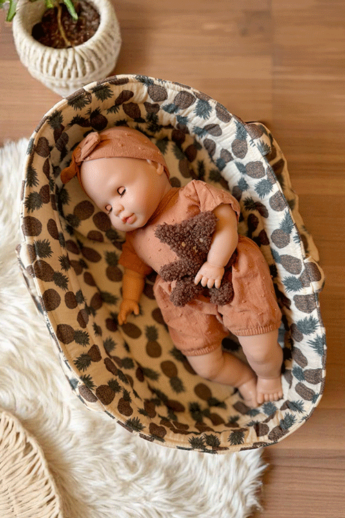 Émilie, poupée Cuties 36cm à corps mou et yeux dormeurs